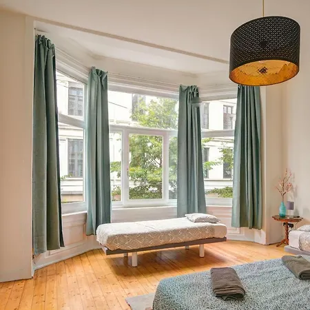 Theodore In The Heart Of Apartment *